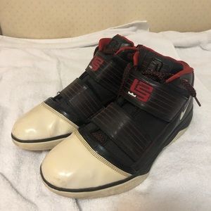 Lebron Zoom Soldier 3 ‘BRED’